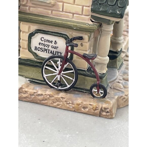 Lemax Packard Inn 2003 Lighted Holiday Village Decoration Porcelain Figurine - Picture 3 of 11